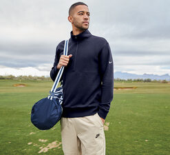Nike Club Fleece Sleeve Swoosh 1/2-Zip - Image 4